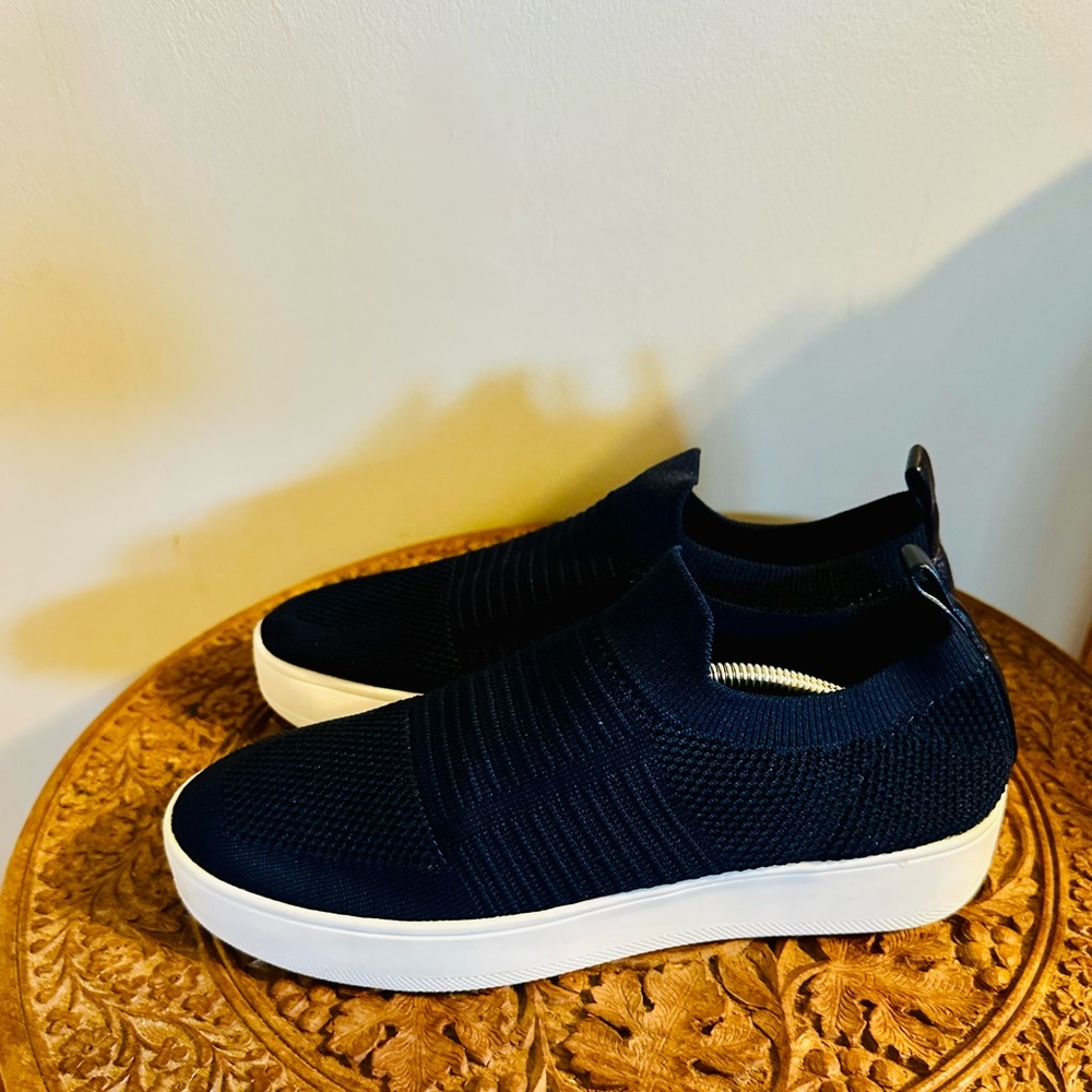 Steve Madden BEALE Sz 9.5 Navy Knit Fabric Slip On Low Top Shoes Womens Comfort